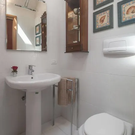 Porta Venezia - Rentclass Matilde Апартаменты